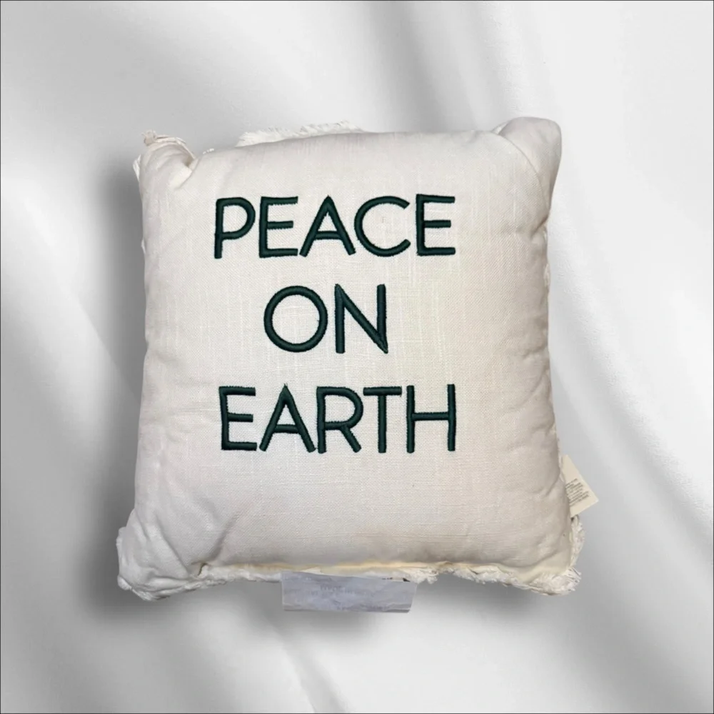 Hearth & Hand Holiday Pillow‎ nwt